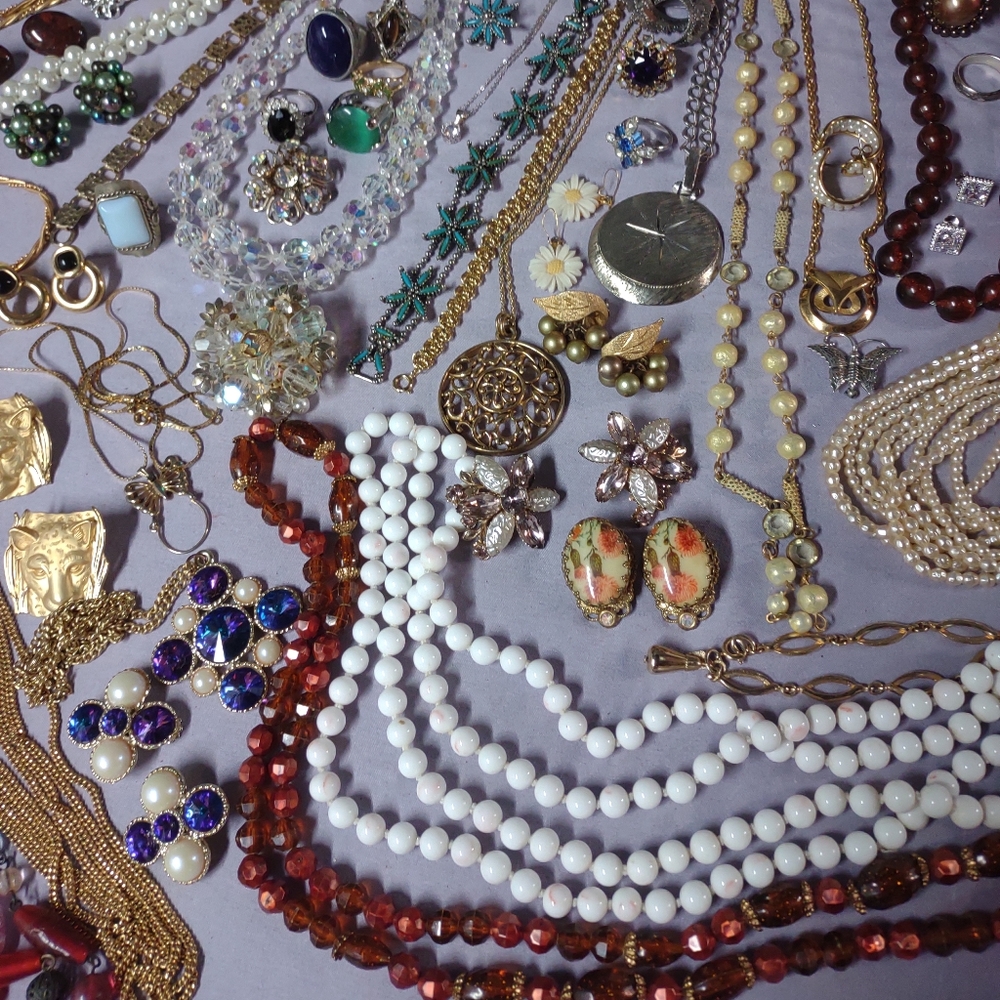 Vintage Jewelry Lot - Picture 8 of 14